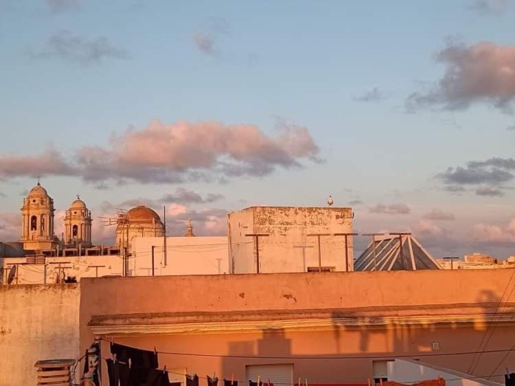 Cadiz : Superbe Appartement en plein centre Buitenkant foto